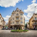 смарт з ремонтом біля форуму