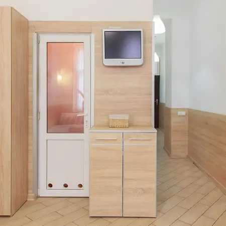 смарт з ремонтом біля форуму * Leópolis