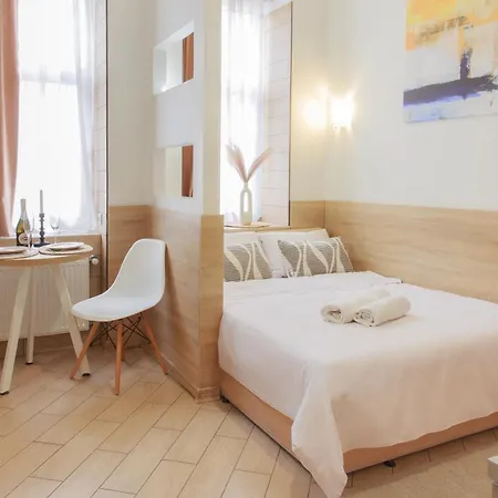 смарт з ремонтом біля форуму * 利沃夫