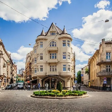 смарт з ремонтом біля форуму