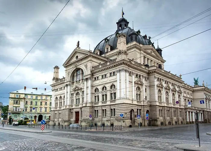 смарт з ремонтом біля форуму *